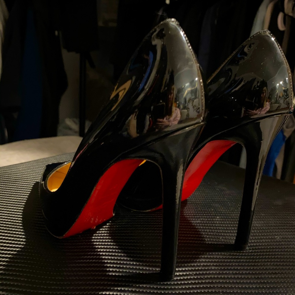 Christian louboutin Pigalle Plato heels!!